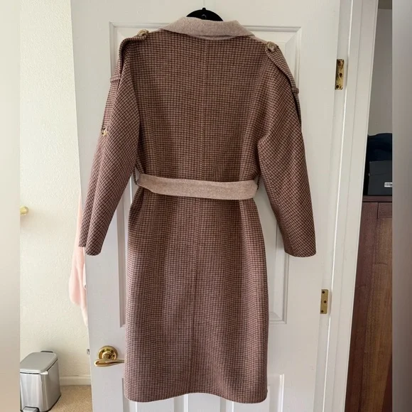 Quaint Wool and Cashmere Houndstooth Coat